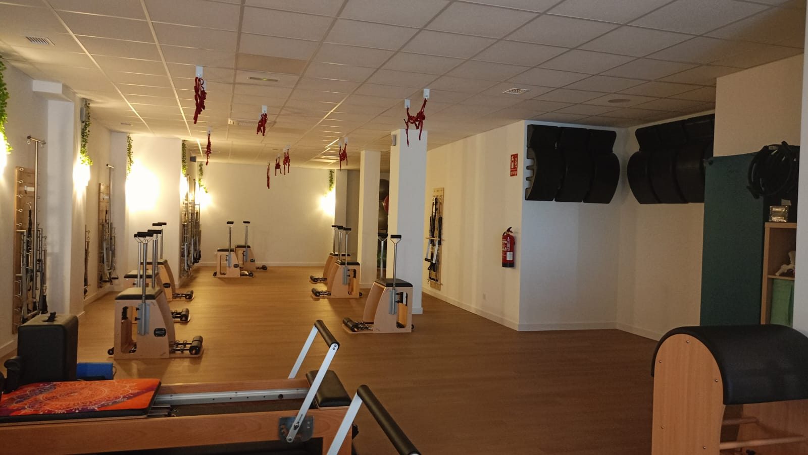 Sesión de gimnasia hipopresiva en Pilates Boiro